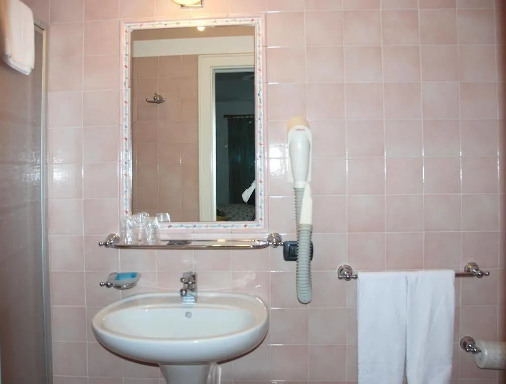 Hotel Oasi Cortina d'Ampezzo 2*,  Italy